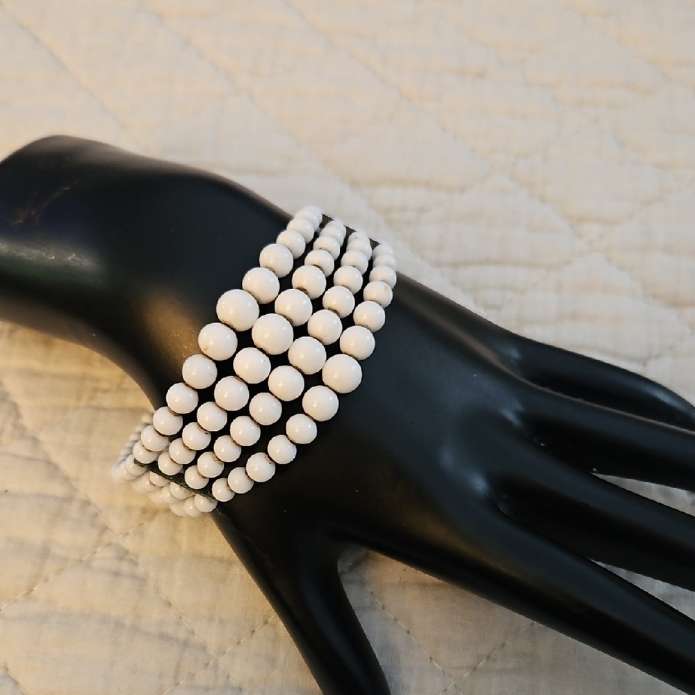 Vintage 1950 White Beaded Wire Snap Bracelet